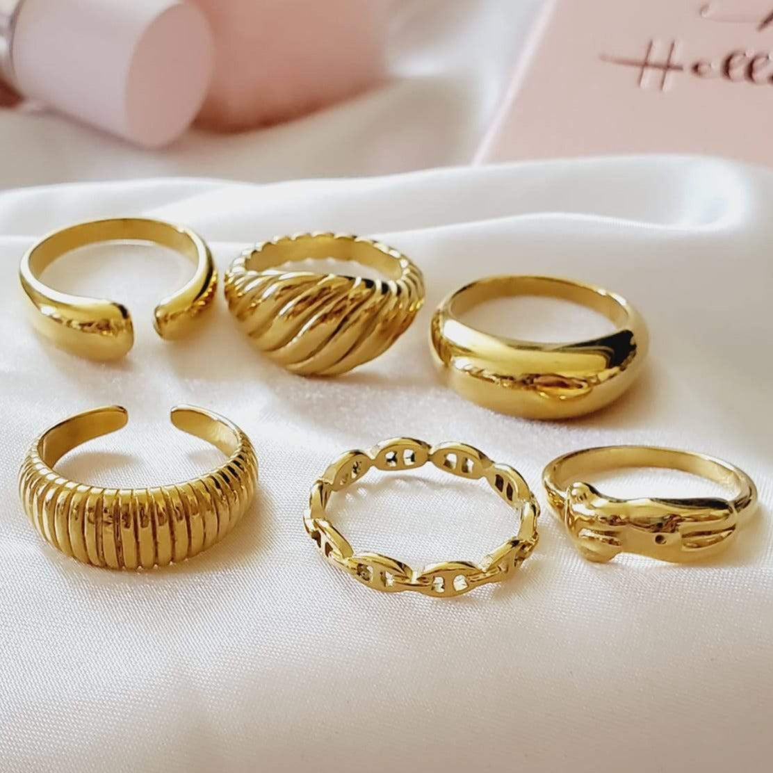 Water resistant jewelry, Hypoallergenic jewelry, tarnish free jewelry, Gold Plated Necklaces, Vintage Necklace, Minimalist Jewelry, Ellie Vail Jewelry, Ellie Vail Necklace, Hey Harper Jewelry, waterproof jewelry, cali tiger jewelry, cali tiger necklaces, 1980 jewelry, she is gold jewelry, kylie jenner necklace, Hello Luxy, Fine Jewelry, Tik Tok Jewelry, Tik Tok Fashion, Best Gift for wife, Wife best gift