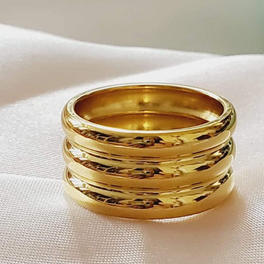 Water Resistant Rings, Tarnish Free Rings, Anti Tarnish Ring, Water Resistant Jewelry, Tarnish Free Jewelry, Hypoallergenic Rings, Hypoallergenic Jewelry, minimalist Ring, Minimalist Jewelry, Bold Rings, Bold Jewelry, Stacking Rings, Stackable rings, Stackable Jewelry, Sweat Resistant Rings, High Quality Jewelry, High Quality Rings, Vintage Rings, Vintage Jewelry, Hello Luxy Jewelry, Hello Luxy Rings, Fine Jewelry, Fine Rings
