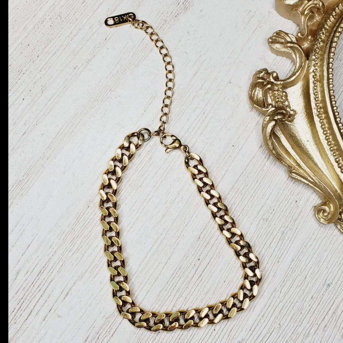 water resistant bracelet, tarnish free bracelet, hypoallergenic bracelet, cuban bracelet, figaro bracelet, minimalist look jewelry, bold look bracelet, gold cuban bracelet, chunky bracelet