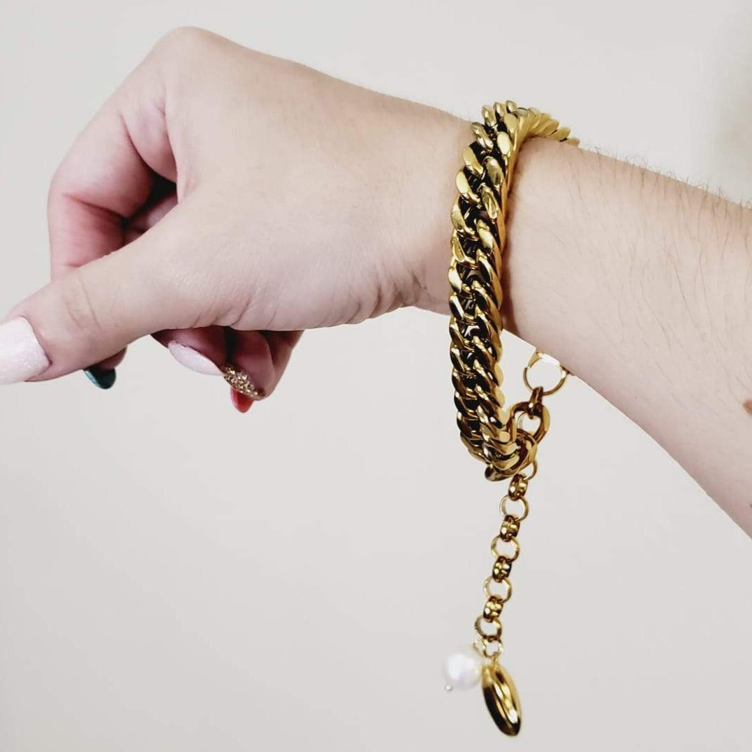 Water Resistant Jewelry, Water Resistant Bracelet, Tarnish Free Jewelry, Anti Tarnish Bracelet, Pearl Bracelet, Bold Bracelet, Cuban Bracelet, Chunky Cuban Bracelet, Vintage Modern Bracelet, Gold Chunky Bracelet