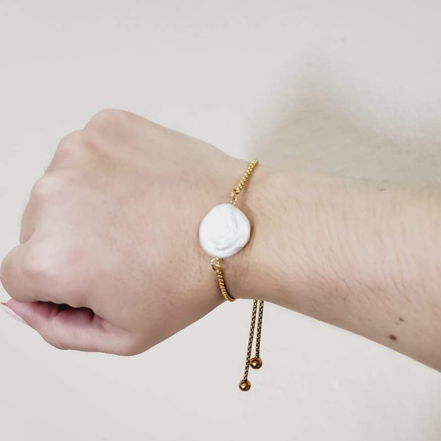 Water Resistant Bracelet, Pearl Bracelet, Adjustable bracelet, tarnish free bracelet, tarnish free jewelry, water resistant jewelry, Mother Pearl Bracelet, High end jewelry, fine bracelet, Nacar Bracelet