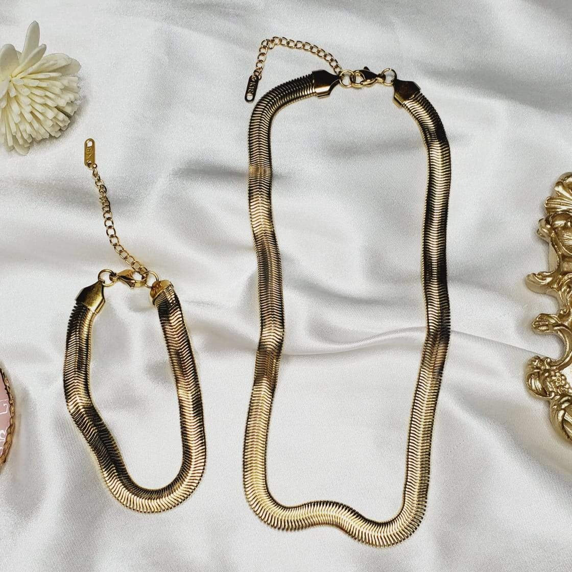 Minimalist chain, Gold filled Chain, Flat Gold Necklace, Snake Chain, Water resistant jewelry, water resistant Necklace, Water resistant bracelet, vintage jewelry, vintage jewelry, vintage necklace, 14k gold necklace, 14k gold jewelry, 14k gold necklace, fine jewelry, fine necklace, fine bracelet, snake gold necklace, bold necklace, bold jewelry, handmade jewelry, fine jewelry brand