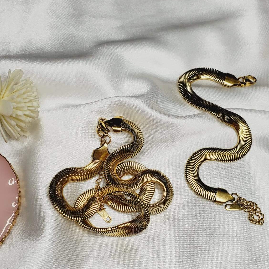 Minimalist chain, Gold filled Chain, Flat Gold Necklace, Snake Chain, Water resistant jewelry, water resistant Necklace, Water resistant bracelet, vintage jewelry, vintage jewelry, vintage necklace, 14k gold necklace, 14k gold jewelry, 14k gold necklace, fine jewelry, fine necklace, fine bracelet, snake gold necklace, bold necklace, bold jewelry, handmade jewelry, fine jewelry brand