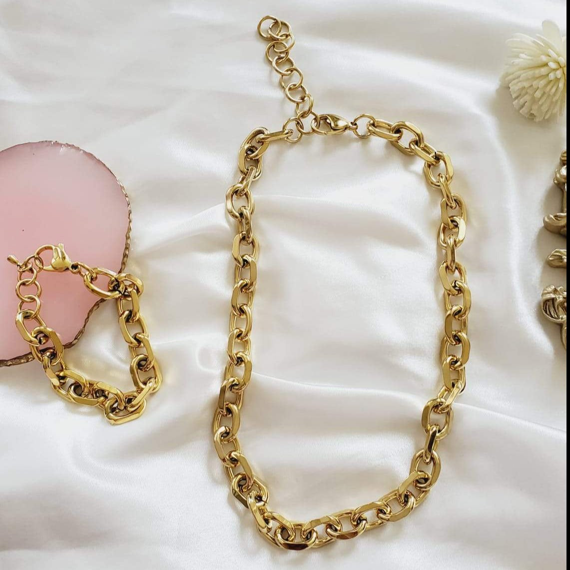 Minimalist chain, Gold filled Chain, Flat Gold Necklace, Snake Chain, Water resistant jewelry, water resistant Necklace, Water resistant bracelet, vintage jewelry, vintage jewelry, vintage necklace, 14k gold necklace, 14k gold jewelry, 14k gold necklace, fine jewelry, fine necklace, fine bracelet, snake gold necklace, bold necklace, bold jewelry, handmade jewelry,