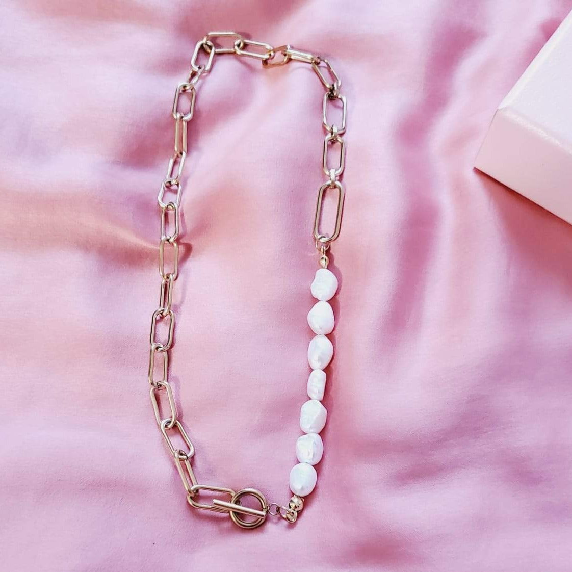 snake chain, herringbone chain, flat snake chain, gold herringbone, 18k gold snake chain, chunky gold necklace, gold fill chain, gold fill necklace, chain necklace, herringbone choker, rope chain necklace, layer necklace set, snake necklace, pearl Necklace, baroque necklace, pearls cuban necklace, OT clasp Necklace, chunky chain