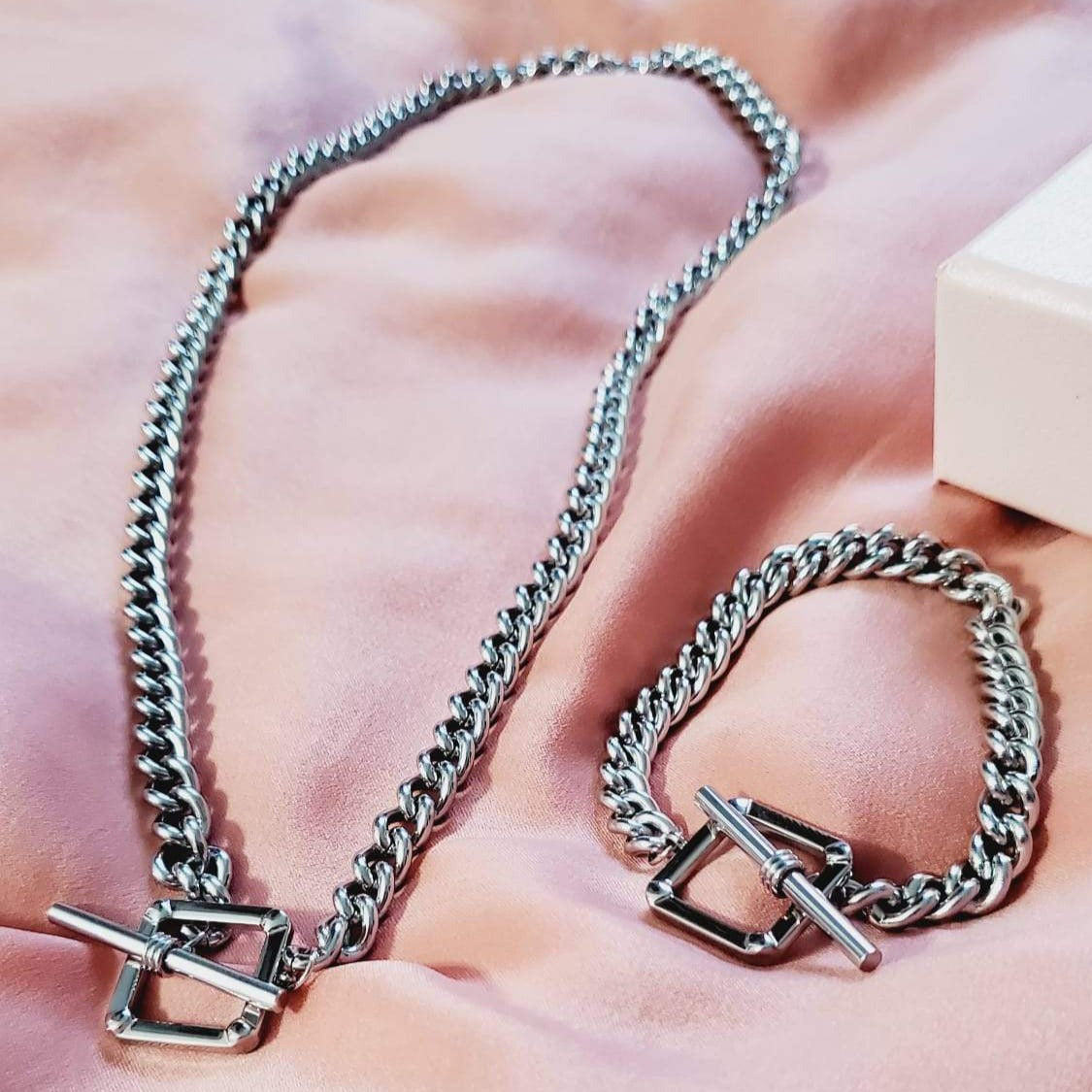 snake chain, herringbone chain, flat snake chain, gold herringbone, 18k gold snake chain, chunky gold necklace, gold fill chain, gold fill necklace, chain necklace, herringbone choker, rope chain necklace, layer necklace set, snake necklace