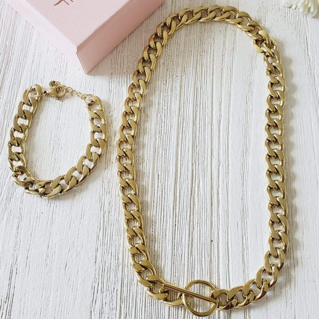 snake chain, herringbone chain, flat snake chain, gold herringbone, 18k gold snake chain, chunky gold necklace, gold fill chain, gold fill necklace, chain necklace, herringbone choker, rope chain necklace, layer necklace set, snake necklace, pearl Necklace, baroque necklace, pearls cuban necklace, OT clasp Necklace, chunky chain