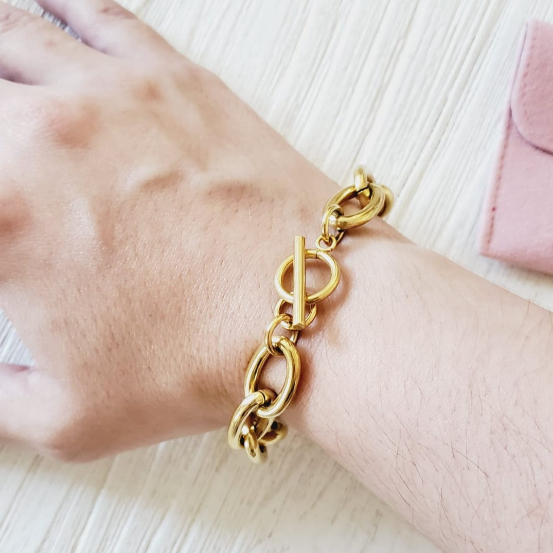 Water Resistant Bracelet, Water Resistant Jewelry, Tarnish Free Bracelet, Anti Tarnish Bracelet, Tarnish Free Jewelry, Pearl Bracelet, Mother Pearl Bracelet, Nacar Bracelet, Boho Chic Jewelry, Vintage Bracelet, Bold Bracelet, Chunky Bracelet, OT clasp link bracelet, bold bracelet, ellie vail jewelry, hey harper jewelry, missoma Jewelry, evry jewels, muse jewelry