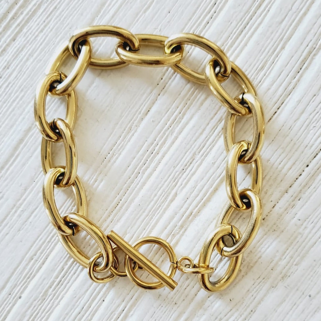 Water Resistant Bracelet, Water Resistant Jewelry, Tarnish Free Bracelet, Anti Tarnish Bracelet, Tarnish Free Jewelry, Pearl Bracelet, Mother Pearl Bracelet, Nacar Bracelet, Boho Chic Jewelry, Vintage Bracelet, Bold Bracelet, Chunky Bracelet, OT clasp link bracelet, bold bracelet, ellie vail jewelry, hey harper jewelry, missoma Jewelry, evry jewels, muse jewelry