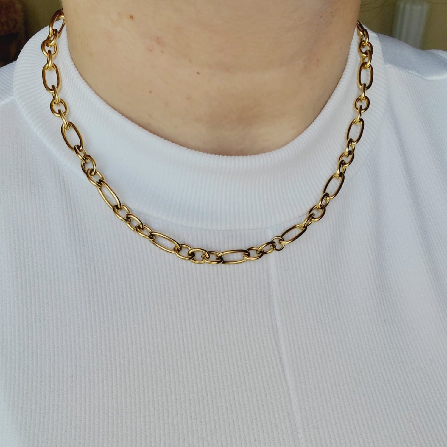 Minimalist chain, Gold filled Chain, Flat Gold Necklace, Snake Chain, Water resistant jewelry, water resistant Necklace, Water resistant bracelet, vintage jewelry, vintage jewelry, vintage necklace, 14k gold necklace, 14k gold jewelry, 14k gold necklace, fine jewelry, fine necklace, fine bracelet, snake gold necklace, bold necklace, bold jewelry, handmade jewelry, fine jewelry brand, hello luxy, joyeria fina, gold plated chain, 18k gold plated chain, 18k gold plated jewelry, gift for her