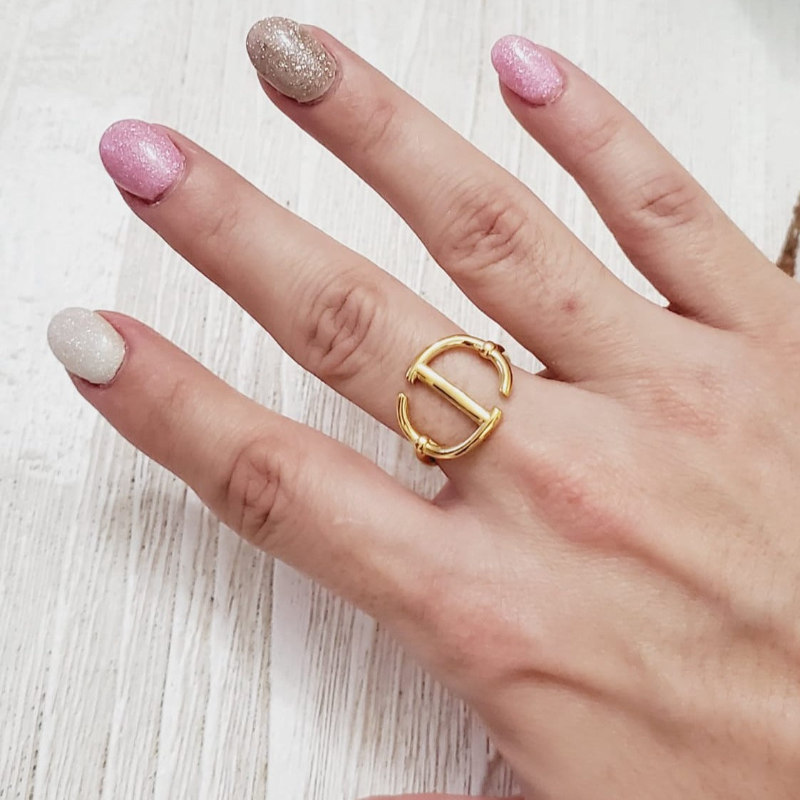 heart ring, chunky heart ring, promise ring, bold heart ring, valentine gift, jewelry gift for valentines, love ring, love jewelry, gift for wife, gift for friend, friendship gifts, self love ring, amor propio anillo, anillo de corazon, waterproof ring, waterproof jewelry, timeless jewelry, timeless ring, gift for girlfriend, soulmate ring, elegant ring, classy ring, dainty ring, everyday ring, must have ring, must have jewelry, mother pearl ring, nacar ring, pearl ring