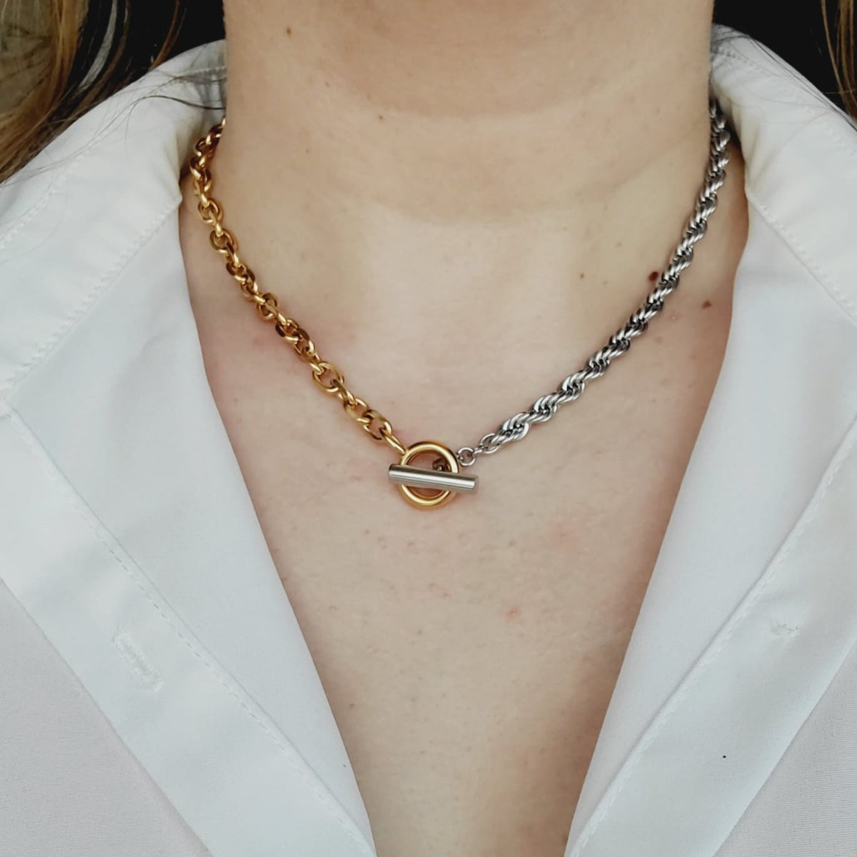 Minimalist chain, double tone Chain, rope Necklace, rolo Chain, Water resistant jewelry, water resistant Necklace, Water resistant bracelet, vintage jewelry, vintage jewelry, vintage necklace, 14k gold necklace, 14k gold jewelry, 14k gold necklace, fine jewelry, fine necklace, fine bracelet, snake gold necklace, bold necklace, bold jewelry, handmade jewelry, fine jewelry brand, hello luxy, joyeria fina, gold plated chain, 18k gold plated chain, 18k gold plated jewelry, gift for her