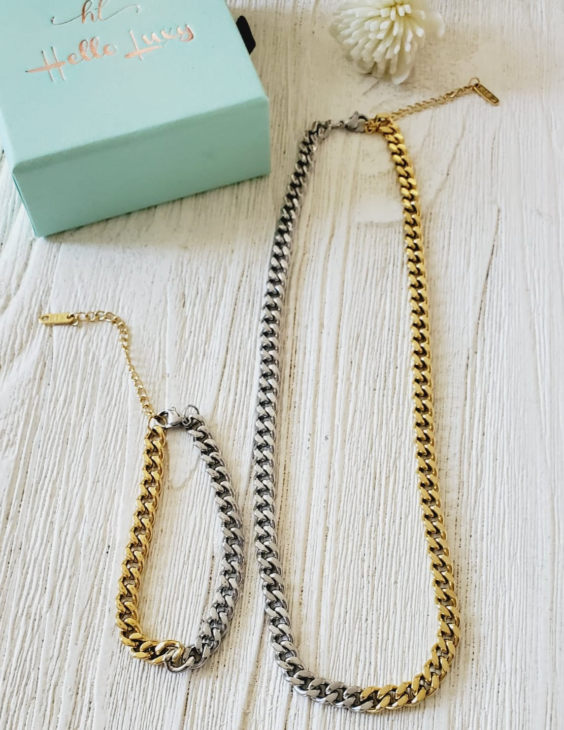 Minimalist chain, Double tone Chain, silver and gold Necklace, double tone cuban Chain, Water resistant jewelry, water resistant Necklace, Water resistant bracelet, vintage jewelry, vintage jewelry, vintage necklace, 14k gold necklace, 14k gold jewelry, 14k gold necklace, fine jewelry, fine necklace, fine bracelet, 6mm gold and silver chain, bold necklace, bold jewelry, handmade jewelry, fine jewelry brand, hello luxy, joyeria fina, 18k gold plated chain, 18k gold plated jewelry, gift for her