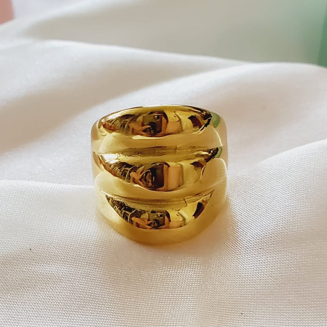 chunky gold ring, bold ring, chunky silver ring, cuban gold ring, cuban silver ring, high end ring, bold ring, water resistant ring, water resistant jewelry, sweat resistant ring, tarnish free ring, hypoallergenic ring, hey harper ring, ellie vail jewelry, she is golden jewelry, hello luxy jewelry, hello luxy, the views and co jewelry