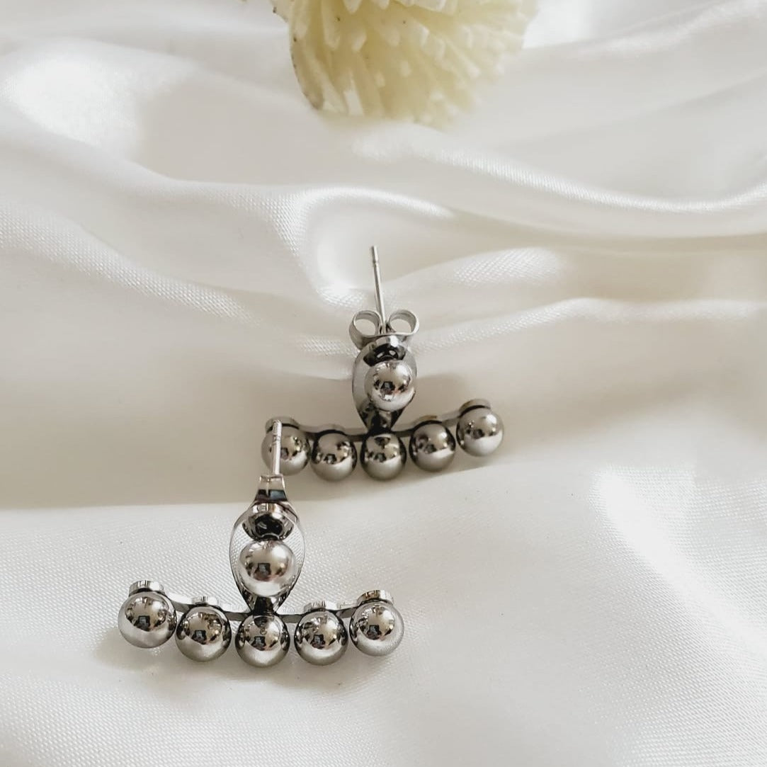 chunky earrings, thick gold hoop, gold hoop earrings, chunky gold hoop, hypoallergenic hoops, gold hoop earring, chunky hoops, small hoop earring, helloluxyjewelry, hoop earrings, croissant earrings, croissant hoops, gold filled hoops, twisted curved hoop, cuban rings, bold earrings, 18k gold earrings, water resistant earrings, silver earlobe