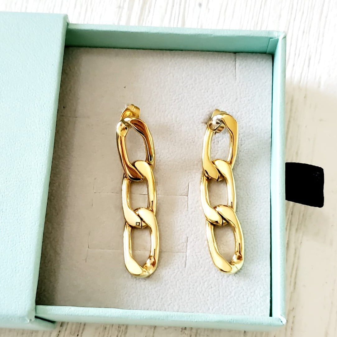 long gold earrings, circular earrings, 18k gold earrings, bold earrings, vintage earrings, thick gold hoop, gold hoop earrings, chunky gold hoop, hypoallergenic hoops, gold hoop earring, chunky hoops, small hoop earring, Hello luxy jewelry, hoop earrings, croissant earrings, croissant hoops, gold filled hoops, cuban earrings