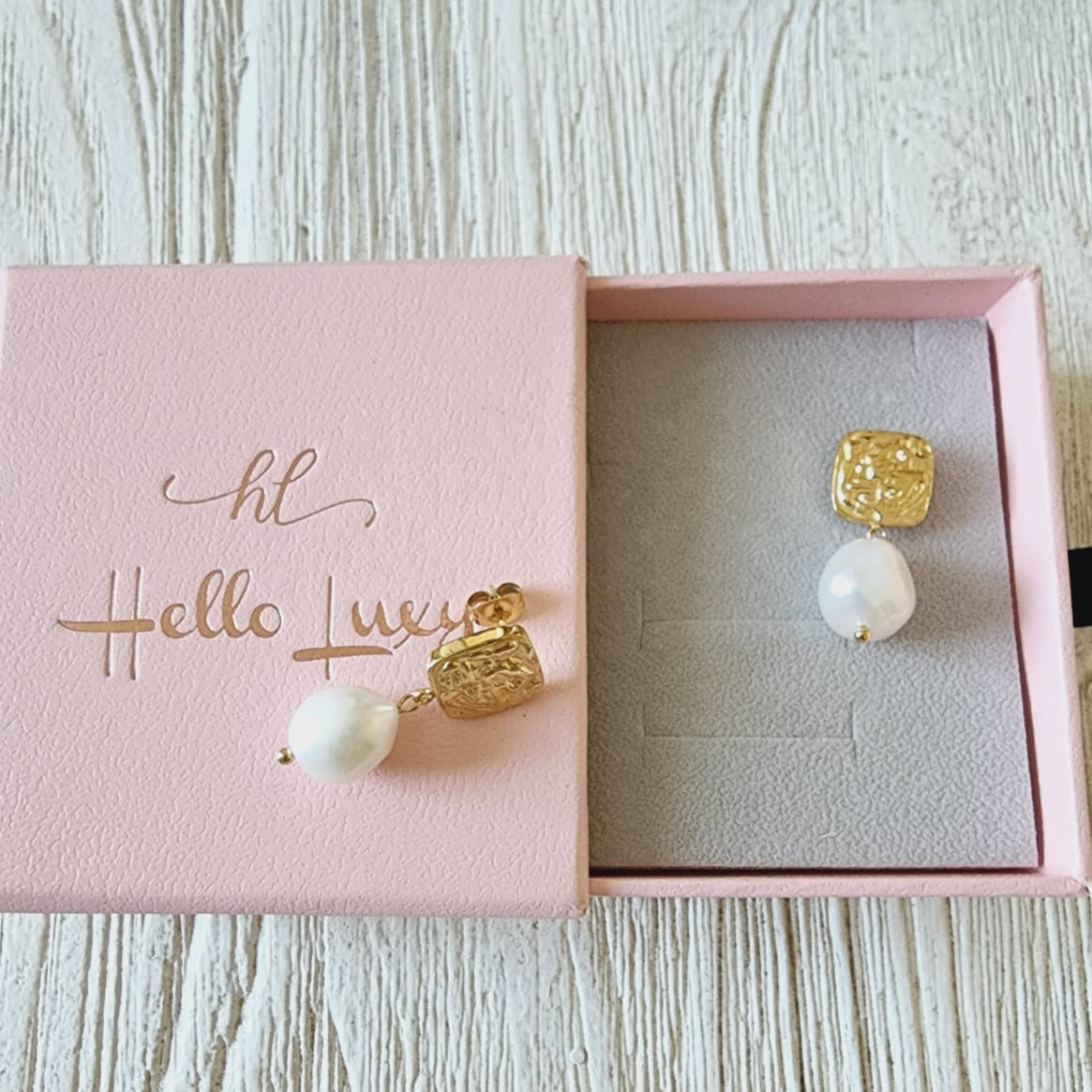 Pearl Earrings, 18k Gold Plated Earrings, Hypoallergenic Earrings, Waterproof Earrings, water resistance jewelry, Vintage Earrings, Bold Earrings, Water Resistant Earrings, Tarnish Free Earrings, Vintage Style, Vintage Earrings, tarnish free jewelry, hypoallergenic jewelry, Gift For Her, Fashion Gift for Her, Doctor Gift for Christmas