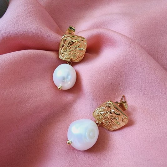 Pearl Earrings, 18k Gold Plated Earrings, Hypoallergenic Earrings, Waterproof Earrings, water resistance jewelry, Vintage Earrings, Bold Earrings, Water Resistant Earrings, Tarnish Free Earrings, Vintage Style, Vintage Earrings, tarnish free jewelry, hypoallergenic jewelry, Gift For Her, Fashion Gift for Her, Doctor Gift for Christmas