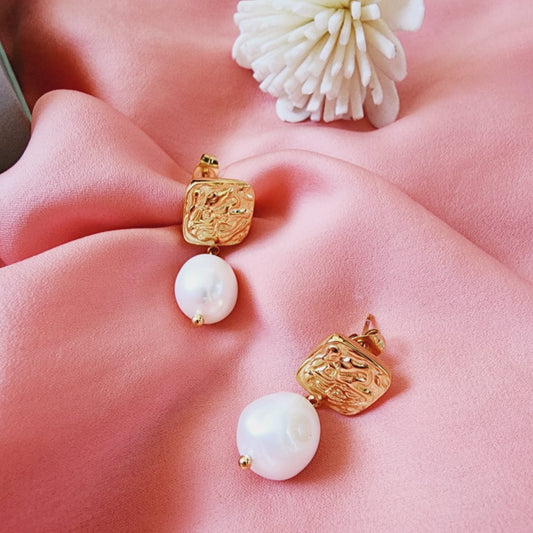 Pearl Earrings, 18k Gold Plated Earrings, Hypoallergenic Earrings, Waterproof Earrings, water resistance jewelry, Vintage Earrings, Bold Earrings, Water Resistant Earrings, Tarnish Free Earrings, Vintage Style, Vintage Earrings, tarnish free jewelry, hypoallergenic jewelry, Gift For Her, Fashion Gift for Her, Doctor Gift for Christmas