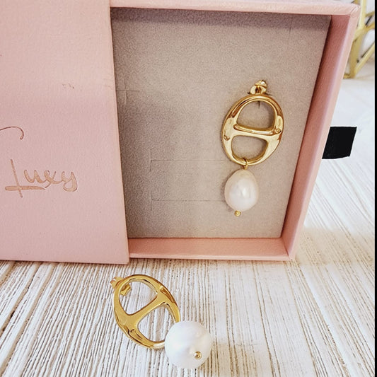 Pearl Earrings, 18k Gold Plated Earrings, Hypoallergenic Earrings, Waterproof Earrings, water resistance jewelry, Vintage Earrings, Bold Earrings, Water Resistant Earrings, Tarnish Free Earrings, Vintage Style, Vintage Earrings, tarnish free jewelry, hypoallergenic jewelry, Gift For Her, Fashion Gift for Her, Doctor Gift for Christmas