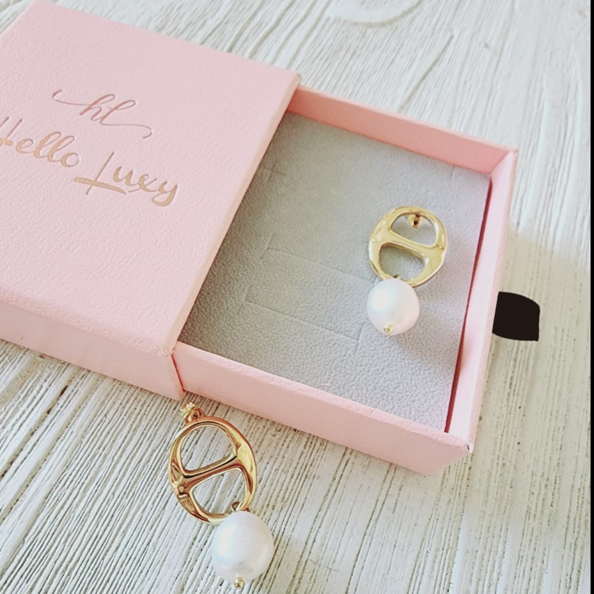 Pearl Earrings, 18k Gold Plated Earrings, Hypoallergenic Earrings, Waterproof Earrings, water resistance jewelry, Vintage Earrings, Bold Earrings, Water Resistant Earrings, Tarnish Free Earrings, Vintage Style, Vintage Earrings, tarnish free jewelry, hypoallergenic jewelry, Gift For Her, Fashion Gift for Her, Doctor Gift for Christmas