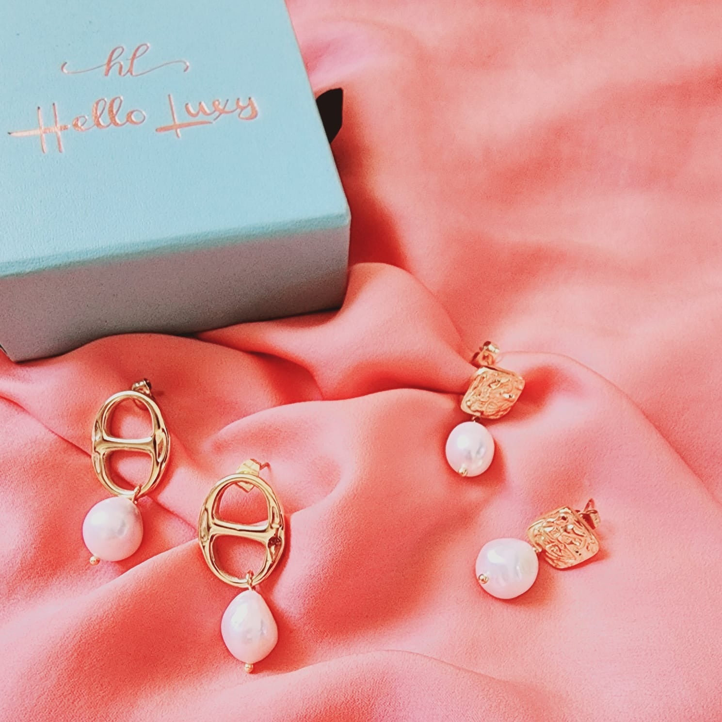 Pearl Earrings, 18k Gold Plated Earrings, Hypoallergenic Earrings, Waterproof Earrings, water resistance jewelry, Vintage Earrings, Bold Earrings, Water Resistant Earrings, Tarnish Free Earrings, Vintage Style, Vintage Earrings, tarnish free jewelry, hypoallergenic jewelry, Gift For Her, Fashion Gift for Her, Doctor Gift for Christmas