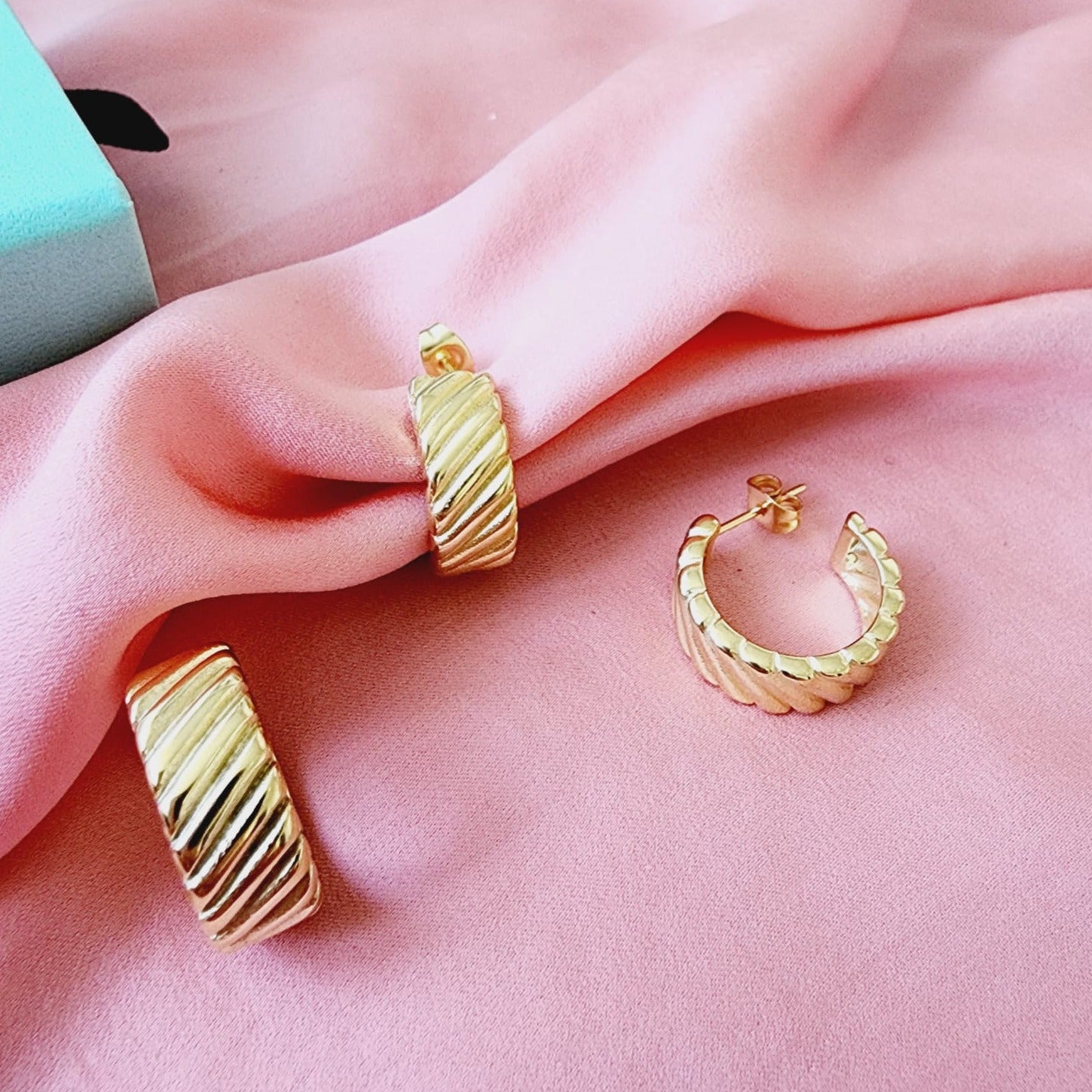 wide chunky earring, Water Resistant bold earrings, Water Resistant simple earrings, sweat resistant jewelry, water resistant minimalist jewelry, minimalist earrings, timeless gold earrings, waterproof earrings, stainless steel earrings, 18k gold plated simple earrings, 18k gold plated classy earrings, 18k gold filled earrings, gold vintage earrings, tarnish free earrings, stackable earrings, gold stackable earrings, tarnish free jewelry, dainty abstract earrings, dainty chunky earrings, minimalist hoops