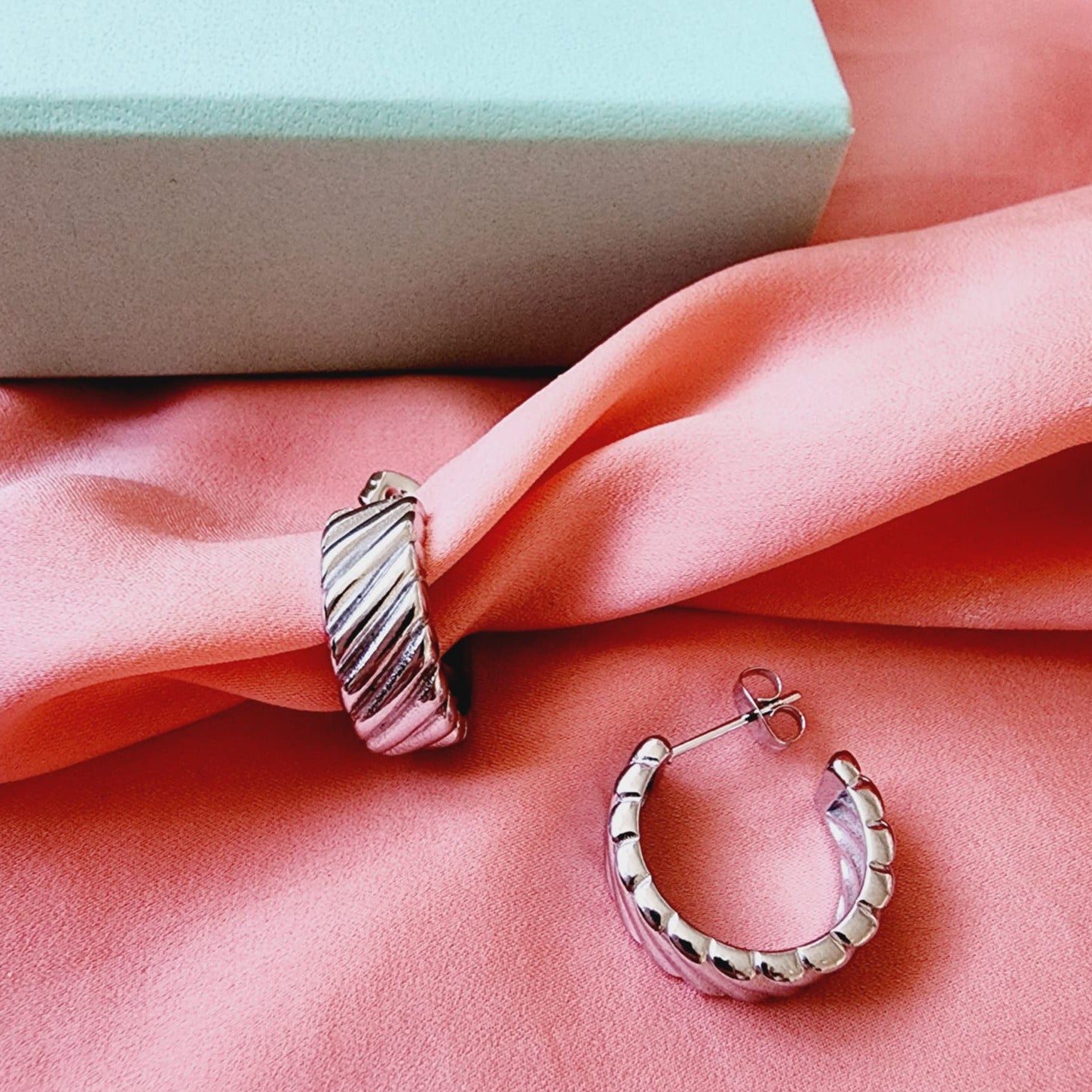 wide chunky earring, Water Resistant bold earrings, Water Resistant simple earrings, sweat resistant jewelry, water resistant minimalist jewelry, minimalist earrings, timeless gold earrings, waterproof earrings, stainless steel earrings, 18k gold plated simple earrings, 18k gold plated classy earrings, 18k gold filled earrings, gold vintage earrings, tarnish free earrings, stackable earrings, gold stackable earrings, tarnish free jewelry, dainty abstract earrings, dainty chunky earrings, minimalist hoops