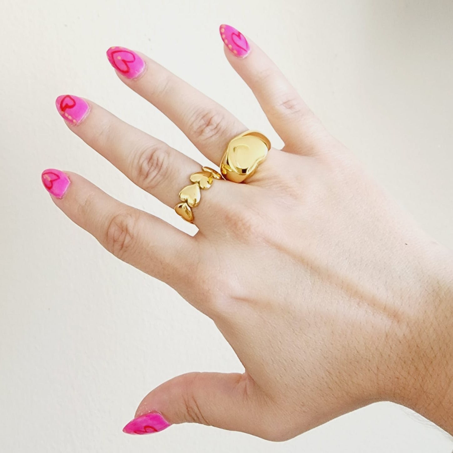 heart ring, chunky heart ring, promise ring, bold heart ring, valentine gift, jewelry gift for valentines, love ring, love jewelry, gift for wife, gift for friend, friendship gifts, self love ring, amor propio anillo, anillo de corazon, waterproof ring, waterproof jewelry, timeless jewelry, timeless ring, gift for girlfriend, soulmate ring, elegant ring, classy ring, dainty ring, everyday ring, must have ring, must have jewelry