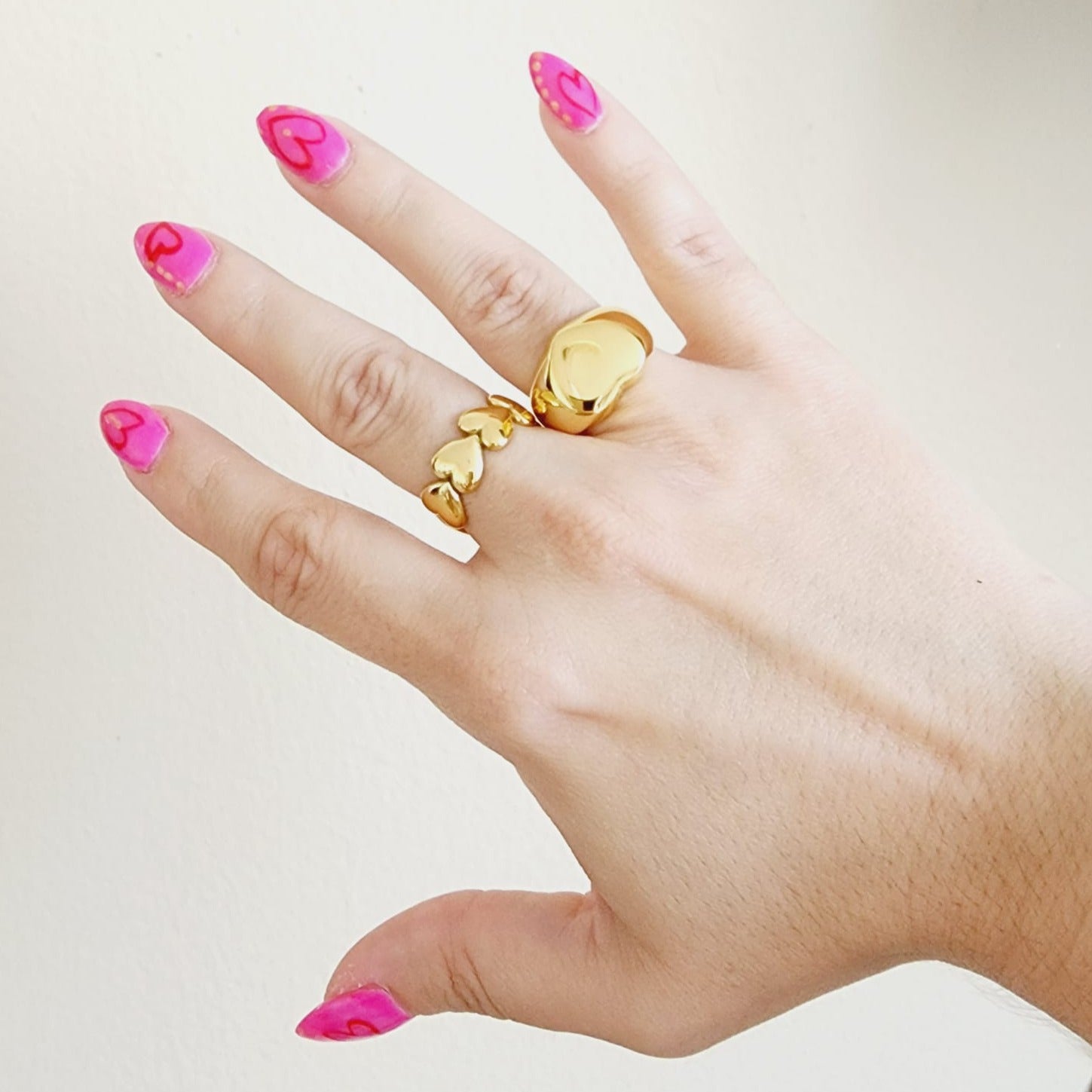 heart ring, chunky heart ring, promise ring, bold heart ring, valentine gift, jewelry gift for valentines, love ring, love jewelry, gift for wife, gift for friend, friendship gifts, self love ring, amor propio anillo, anillo de corazon, waterproof ring, waterproof jewelry, timeless jewelry, timeless ring, gift for girlfriend, soulmate ring, elegant ring, classy ring, dainty ring, everyday ring, must have ring, must have jewelry