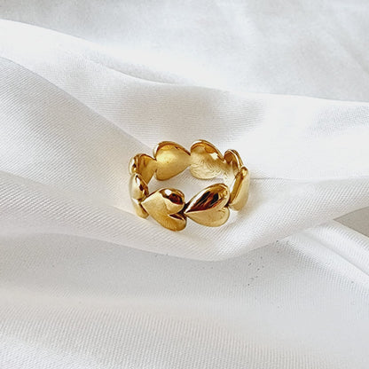 heart ring, chunky heart ring, promise ring, bold heart ring, valentine gift, jewelry gift for valentines, love ring, love jewelry, gift for wife, gift for friend, friendship gifts, self love ring, amor propio anillo, anillo de corazon, waterproof ring, waterproof jewelry, timeless jewelry, timeless ring, gift for girlfriend, soulmate ring, elegant ring, classy ring, dainty ring, everyday ring, must have ring, must have jewelry