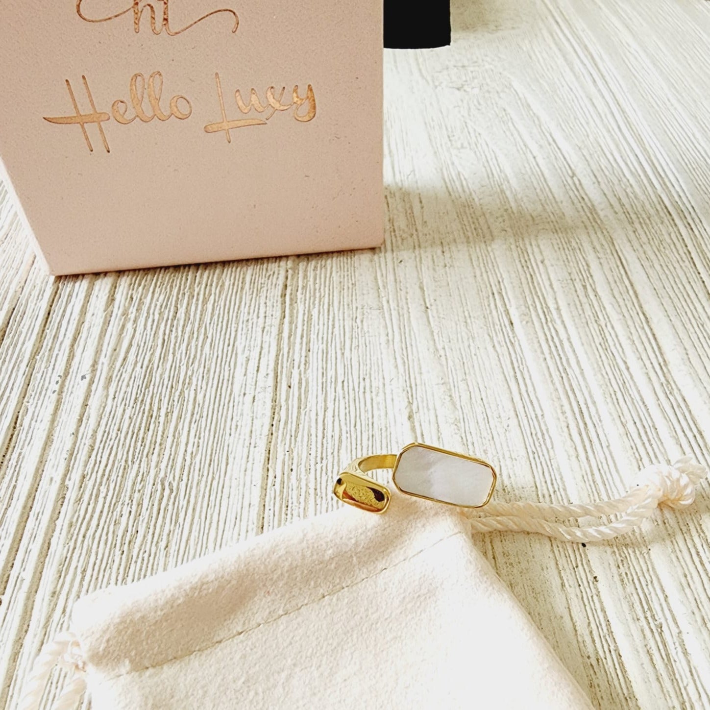 heart ring, chunky heart ring, promise ring, bold heart ring, valentine gift, jewelry gift for valentines, love ring, love jewelry, gift for wife, gift for friend, friendship gifts, self love ring, amor propio anillo, anillo de corazon, waterproof ring, waterproof jewelry, timeless jewelry, timeless ring, gift for girlfriend, soulmate ring, elegant ring, classy ring, dainty ring, everyday ring, must have ring, must have jewelry, mother pearl ring, nacar ring, pearl ring
