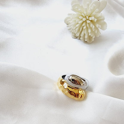 double tone ring, chunky silver and gold ring, promise ring, bold double tone ring, valentine gift, jewelry gift for valentines, love ring, love jewelry, gift for wife, gift for friend, friendship gifts, self love ring, amor propio anillo, anillo de corazon, waterproof ring, waterproof jewelry, timeless jewelry, timeless ring, gift for girlfriend, soulmate ring, elegant ring, classy ring, dainty ring, everyday ring, must have ring, must have jewelry