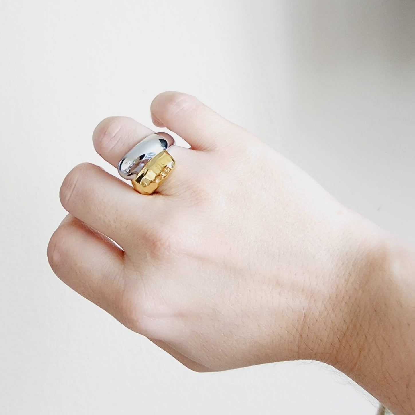 double tone ring, chunky silver and gold ring, promise ring, bold double tone ring, valentine gift, jewelry gift for valentines, love ring, love jewelry, gift for wife, gift for friend, friendship gifts, self love ring, amor propio anillo, anillo de corazon, waterproof ring, waterproof jewelry, timeless jewelry, timeless ring, gift for girlfriend, soulmate ring, elegant ring, classy ring, dainty ring, everyday ring, must have ring, must have jewelry