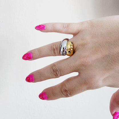 double tone ring, chunky silver and gold ring, promise ring, bold double tone ring, valentine gift, jewelry gift for valentines, love ring, love jewelry, gift for wife, gift for friend, friendship gifts, self love ring, amor propio anillo, anillo de corazon, waterproof ring, waterproof jewelry, timeless jewelry, timeless ring, gift for girlfriend, soulmate ring, elegant ring, classy ring, dainty ring, everyday ring, must have ring, must have jewelry