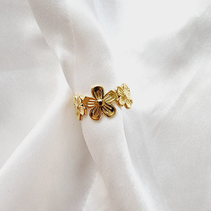 flower ring, small daisy adjustable ring, sunflower dainty ring, daisy stacking ring, plumerian ring, daisy ring, chunky sunflower ring, promise ring, bold heart ring, valentine gift, love ring, love jewelry, gift for wife, gift for friend, friendship gifts, self love ring, amor propio anillo, waterproof ring, waterproof jewelry, timeless jewelry, timeless ring, gift for girlfriend, soulmate ring, elegant ring, classy ring, dainty ring, everyday ring, must have ring, must have jewelry