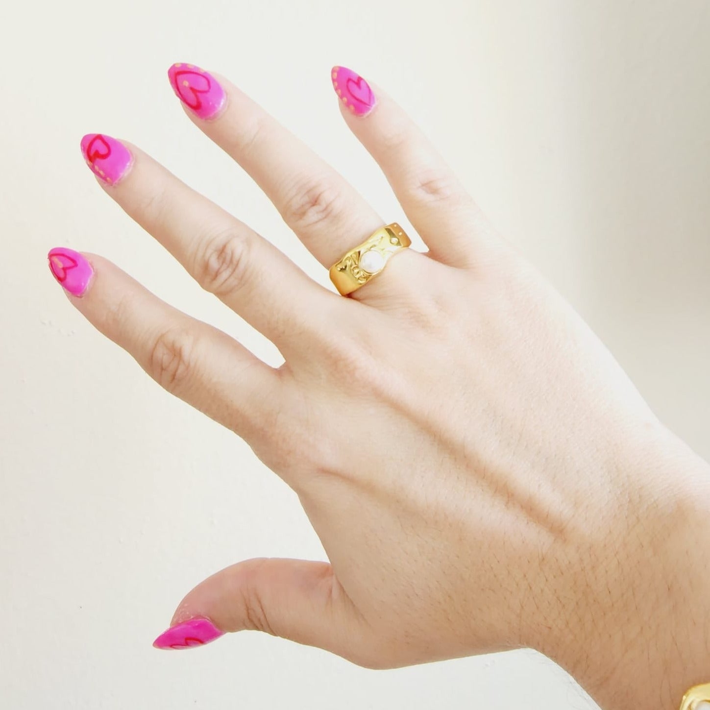 Pearl Gold Ring, Elegant Ring, Wavy ring, trendy pearl waterproof ring, Water Resistant ring, waterproof ring, tarnish free gold ring, 18k gold plated and pearl ring, baroque ring, thick pearl gold ring, Pearl ring, Minimalist ring,Thin ring , Mother Pearl ring, Simple ring, stacking ring, gift for her, Dainty ring, Shiny ring, Classy Pearl Ring, baroque 18 gold ring, pearl bold ring, pearl statement gold ring, pearl chunky ring, Nacar Gold Ring