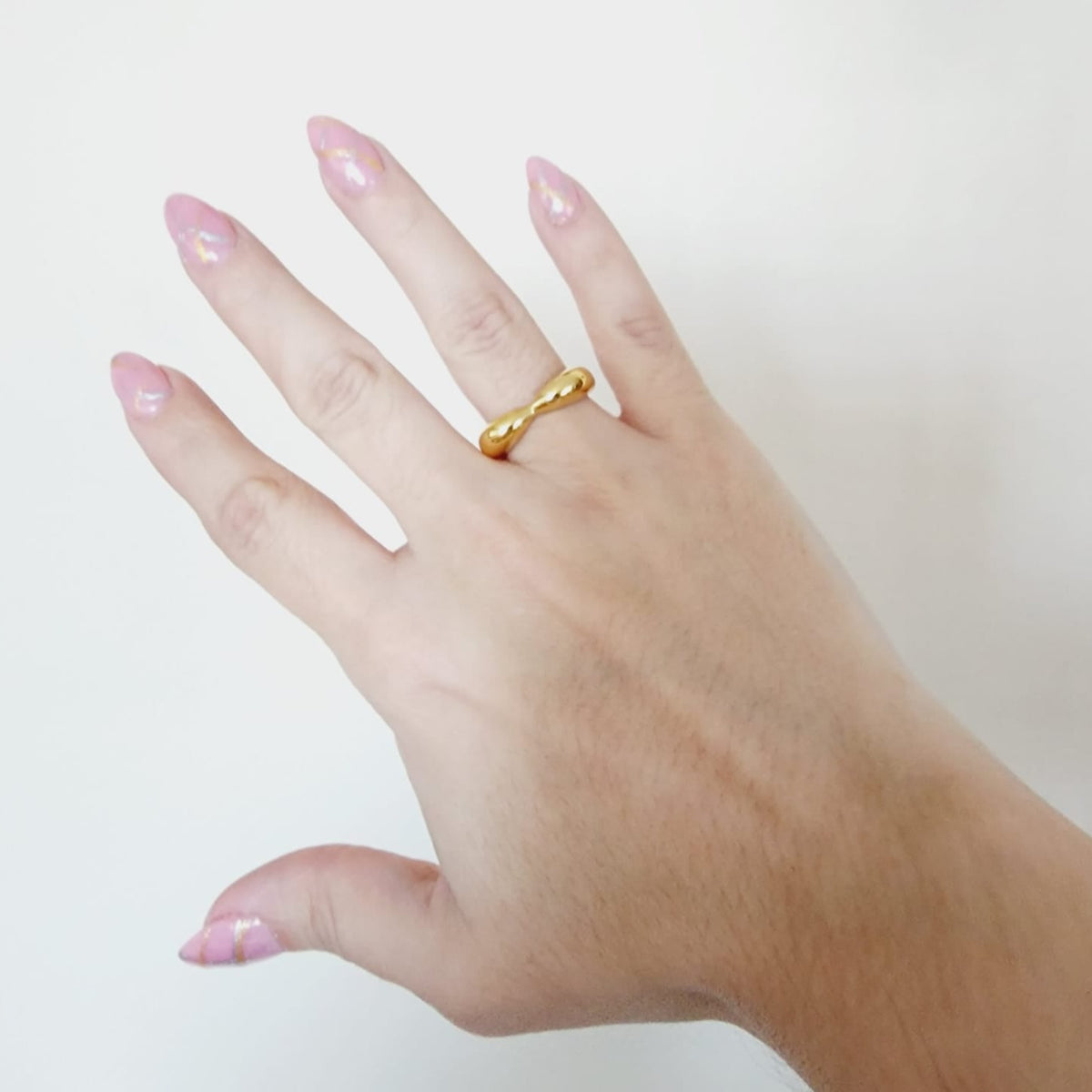 heart ring, adjustable heart ring, unique style, heart jewelry, statement ring, heart ring, chunky heart ring, promise ring, bold heart ring, valentine gift, jewelry gift for valentines, love ring, love jewelry, gift for wife, gift for friend, friendship gifts, self love ring, amor propio anillo, anillo de corazon, waterproof ring, waterproof jewelry, timeless jewelry, timeless ring, gift for girlfriend, soulmate ring, elegant ring, classy ring, dainty ring, everyday ring, must have ring, must have jewelry