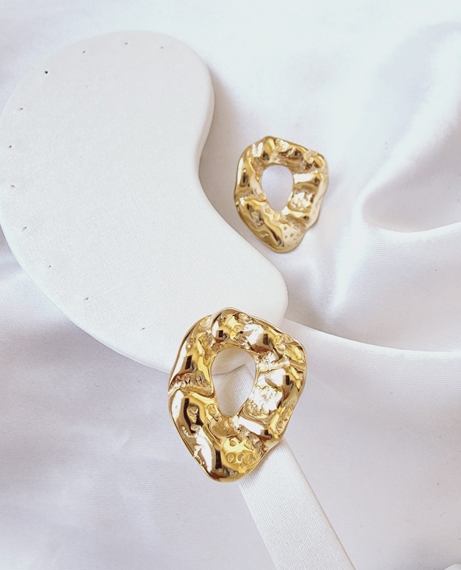 Abstract Midi Vintage Studs, Oval Vintage studs, hypoallergenic earrings, Dainty Gold Vintage studs, 18k gold plated earrings, Waterproof earrings, Silver and gold, Durable earrings, Elegant earrings, Timeless design, aesthetic earrings, timeless earrings, Fashion accessories, Stylish jewelry, stylish earrings, Versatile jewelry, Special occasion jewelry, Everyday earrings, Premium quality studs, Affordable luxury, Hypoallergenic earrings waterproof earrings, water resistant earrings, gold studs