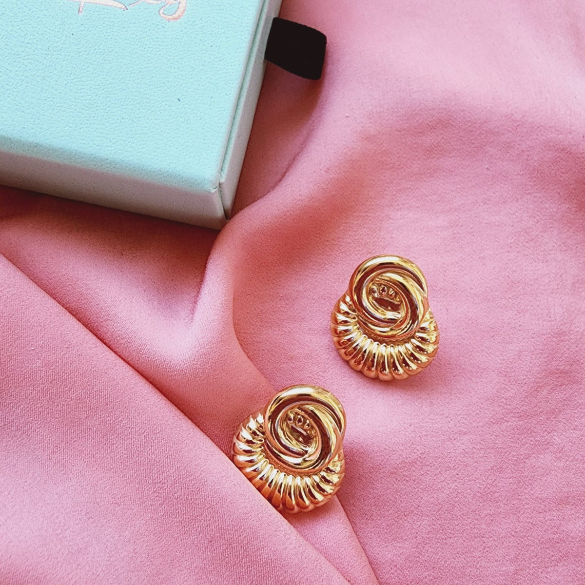 Shell Studs, silver studs, hypoallergenic earrings, Silver shell studs, 18k gold plated earrings, Waterproof earrings, Silver and gold, Durable earrings, Elegant earrings, Timeless design, aesthetic earrings, timeless earrings, Fashion accessories, Stylish jewelry, stylish earrings, Versatile jewelry, Special occasion jewelry, Everyday earrings, Premium quality studs, Affordable luxury, Hypoallergenic earrings waterproof earrings, water resistant earrings, silver studs, gold studs