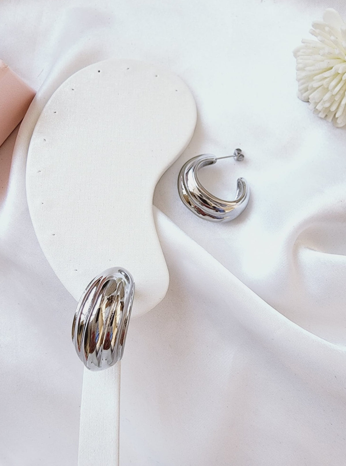 rose gold hoops, silver hoops, hypoallergenic earrings, Star studs, 18k gold plated earrings, Waterproof earrings, Silver and gold, Durable earrings, Elegant earrings, Timeless design, aesthetic earrings, timeless earrings, Fashion accessories, Stylish jewelry, stylish earrings, Versatile jewelry,  Special occasion jewelry, Everyday earrings, Premium quality studs, Affordable luxury Hypoallergenic earrings waterproof earrings, water resistant earrings, silver studs, gold studs