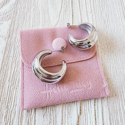 rose gold hoops, silver hoops, hypoallergenic earrings, Star studs, 18k gold plated earrings, Waterproof earrings, Silver and gold, Durable earrings, Elegant earrings, Timeless design, aesthetic earrings, timeless earrings, Fashion accessories, Stylish jewelry, stylish earrings, Versatile jewelry,  Special occasion jewelry, Everyday earrings, Premium quality studs, Affordable luxury Hypoallergenic earrings waterproof earrings, water resistant earrings, silver studs, gold studs