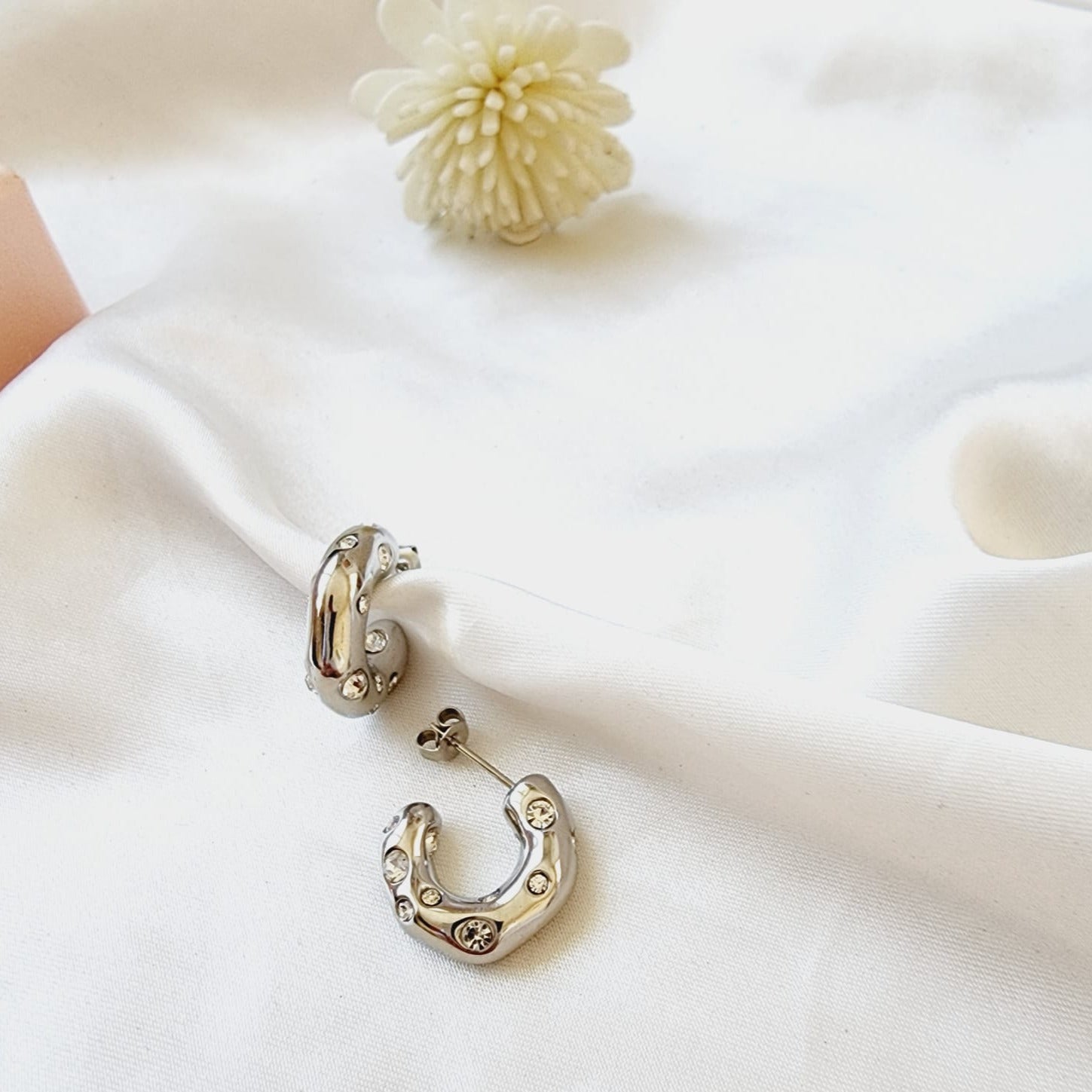 Pearl gold hoops, silver hoops, hypoallergenic earrings, Star studs, 18k gold plated earrings, Waterproof earrings, Silver and gold, Durable earrings, Elegant earrings, Timeless design, aesthetic earrings, timeless earrings, Fashion accessories, Stylish jewelry, stylish earrings, Versatile jewelry,  Special occasion jewelry, Everyday earrings, Premium quality studs, Affordable luxury Hypoallergenic earrings waterproof earrings, water resistant earrings, silver studs, gold studs