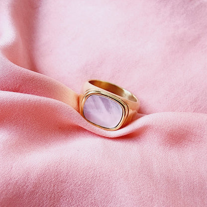 Pearl Gold Ring, Pearl chunky ring, Mother Pearl Bold ring, 18k Gold and Pearl ring, Shell ring, Nacar ring, Mother Pearl ring, Stacking, ring, mother of pearl vintage ring, baroque gold ring, keshi pearl ring, Signet ring, rectangular mother pearl ring, waterproof pearl ring, water resistant ring, water resistant jewelry, gift for mother, classy 18k gold ring