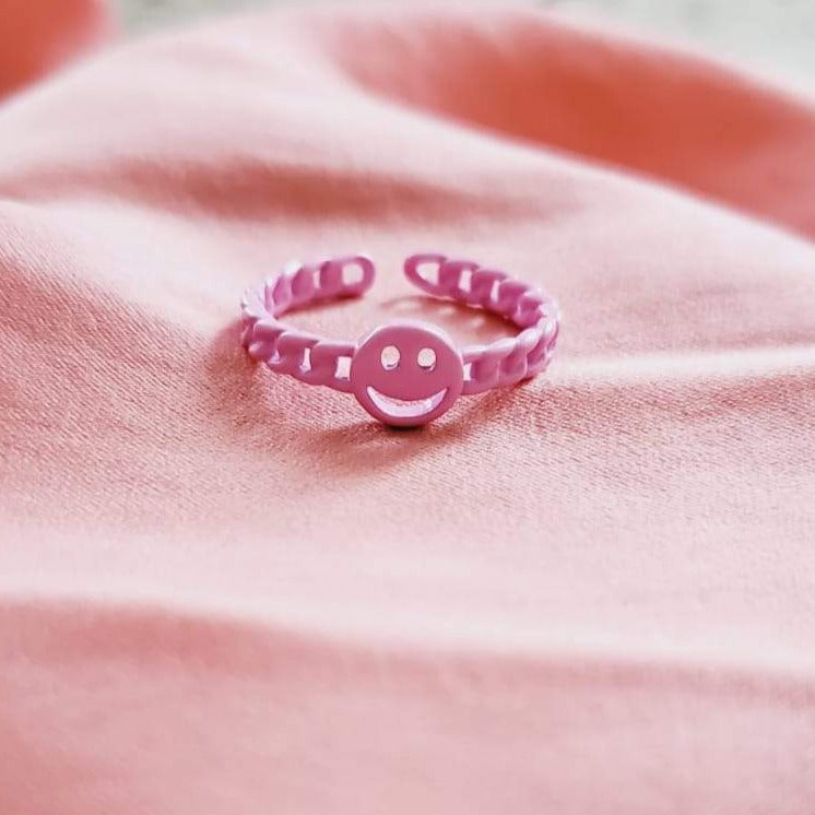 Candy Rings, Colorful Rings, Pride Rings, Summer Rings, Summer Essentials, Rainbow Rings, Color Rings, Happy Face Rings, Cubanas Rings, Croissant Rings, Twisted Rings, Pearls Rings, Smile Face Rings, Happy Face Rings, Gucci Rings, GG Rings