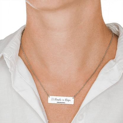 El Mundo es Mujer Necklace